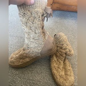 Knit Ugg’s with tie in back